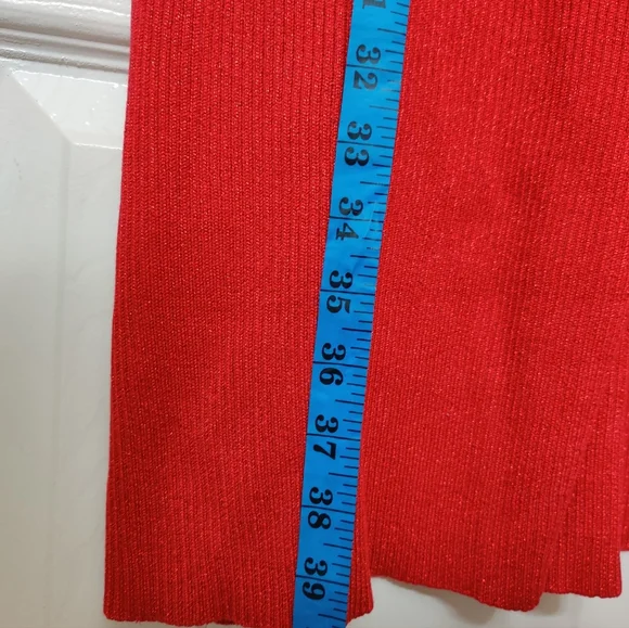 Elegant Red Knit Dress - Picture 5 of 6